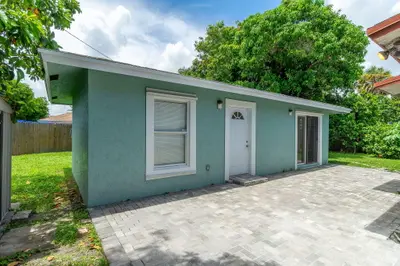 2831 N SEACREST Boulevard B, Boynton Beach – Single Family Residence for rent