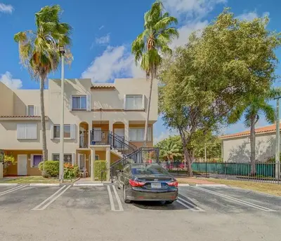 551 NW 82ND Avenue 526, Miami – Condominium for sale