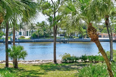 2101 Marina Isle Way 202, Jupiter – Condominium for sale