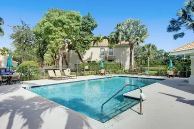 1102 Woodfield Road, Greenacres – Townhouse for sale