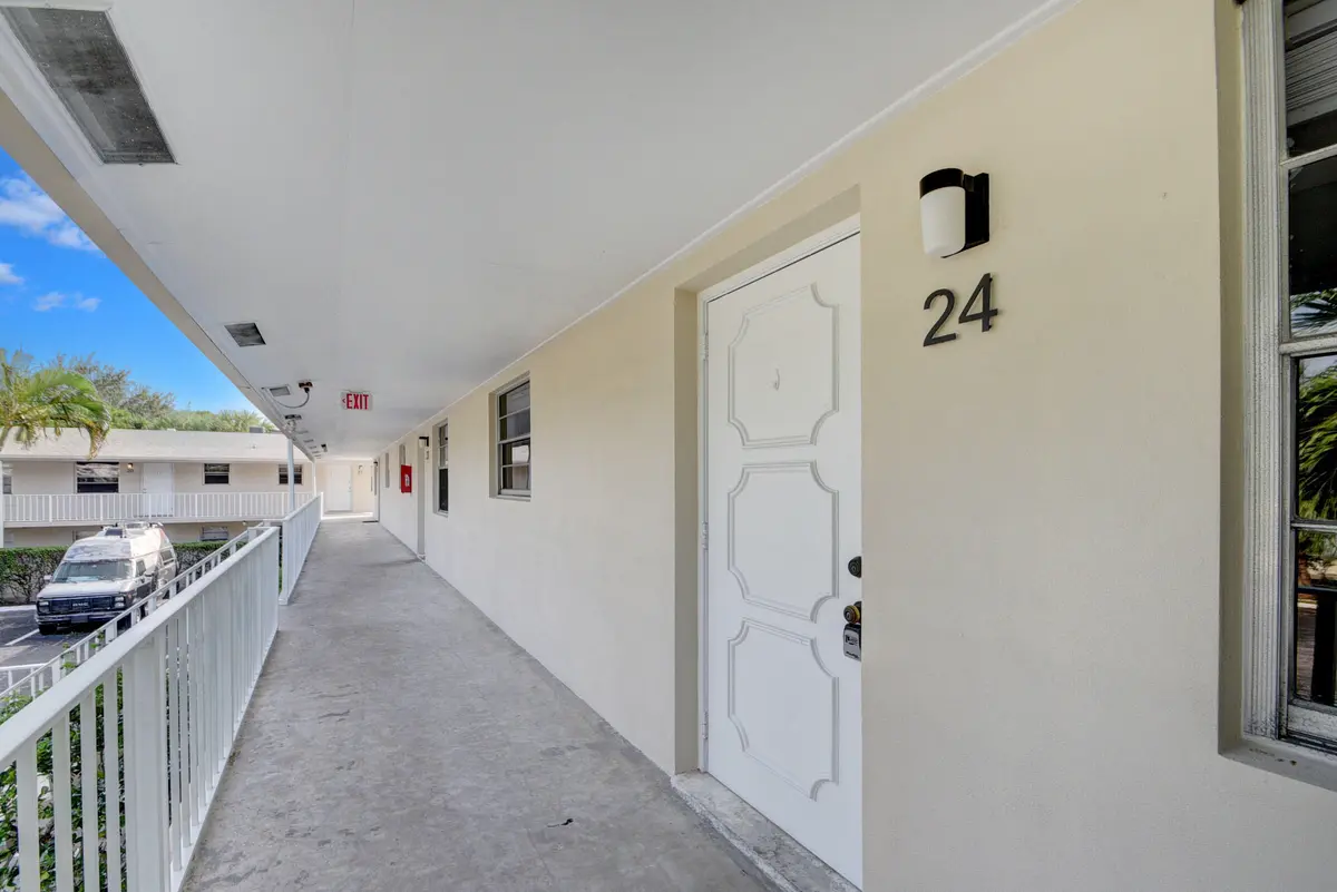 20231004125358220849000000-o at 1733 3rd Avenue 24, Lake Worth