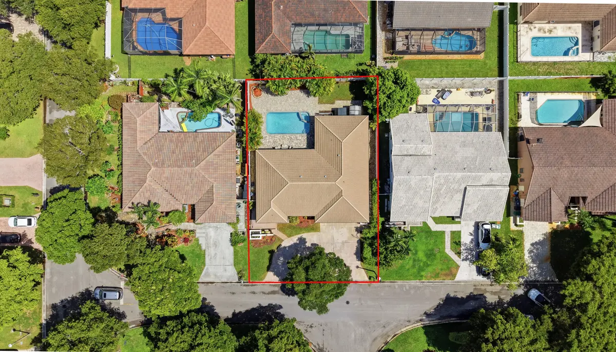 55_dji_20260810232526_0044_d_line at 6013 NW 47th Place, Coral Springs