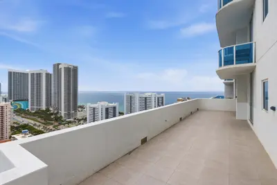 1945 S OCEAN Drive 2408, Hallandale Beach – Condominium for sale