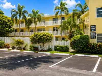 1900 NE 8th Court 204, Fort Lauderdale – sold