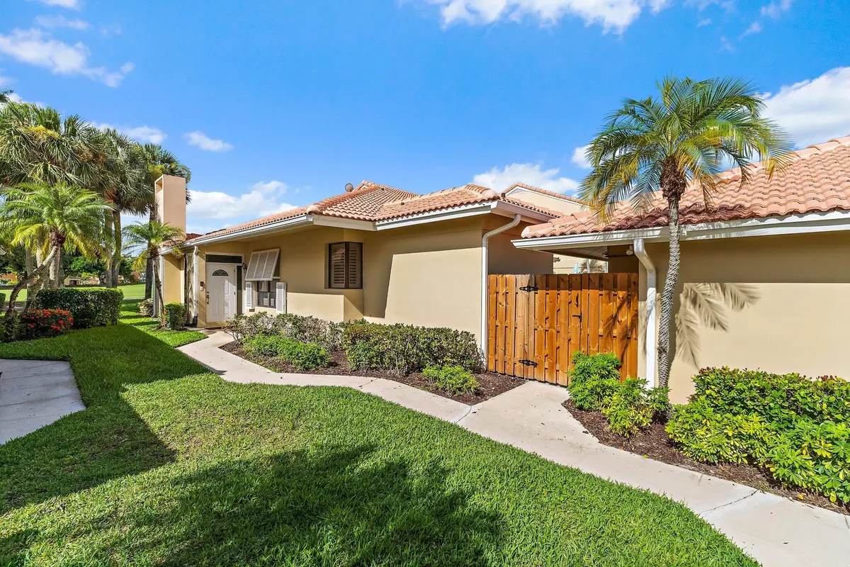 005-299OldMeadowWay-PalmBeachGardens-SMA at 299 Old Meadow Way, Palm Beach Gardens