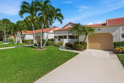 5887 Parkwalk Circle, Boynton Beach – Villa for sale