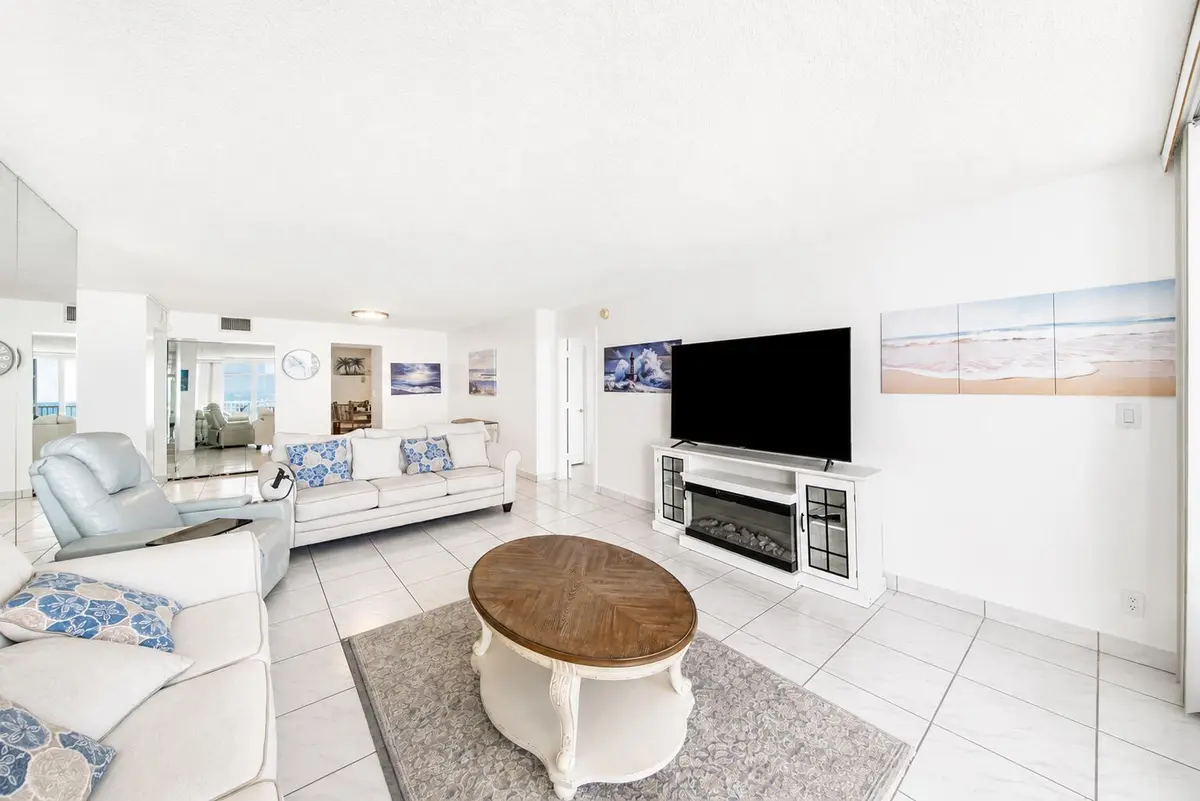 47844118-ab7d-4037-b1ce-275c69798536 at 1370 S Ocean Boulevard 1703, Pompano Beach