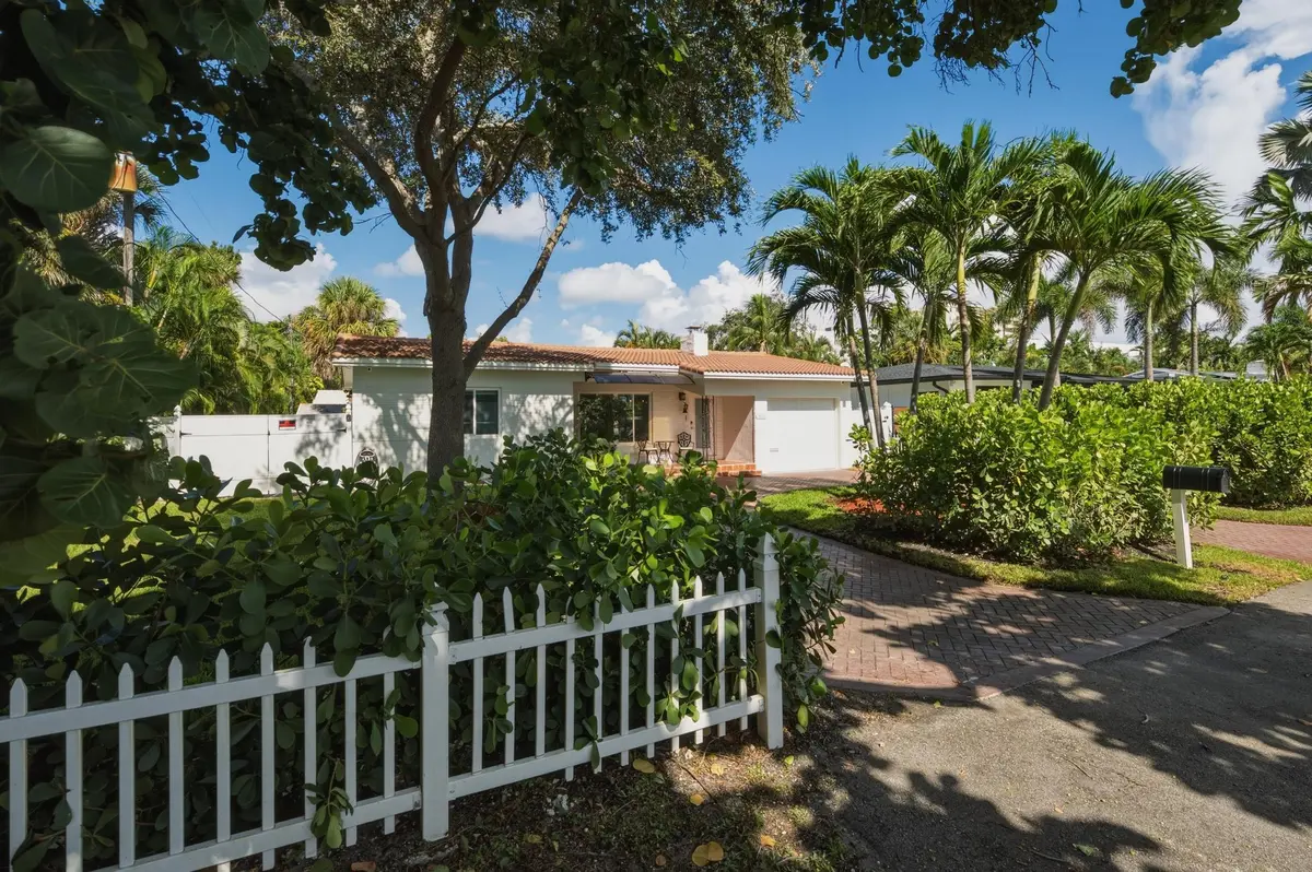 DSC06293-2 at 801 NE 19th Terrace, Fort Lauderdale