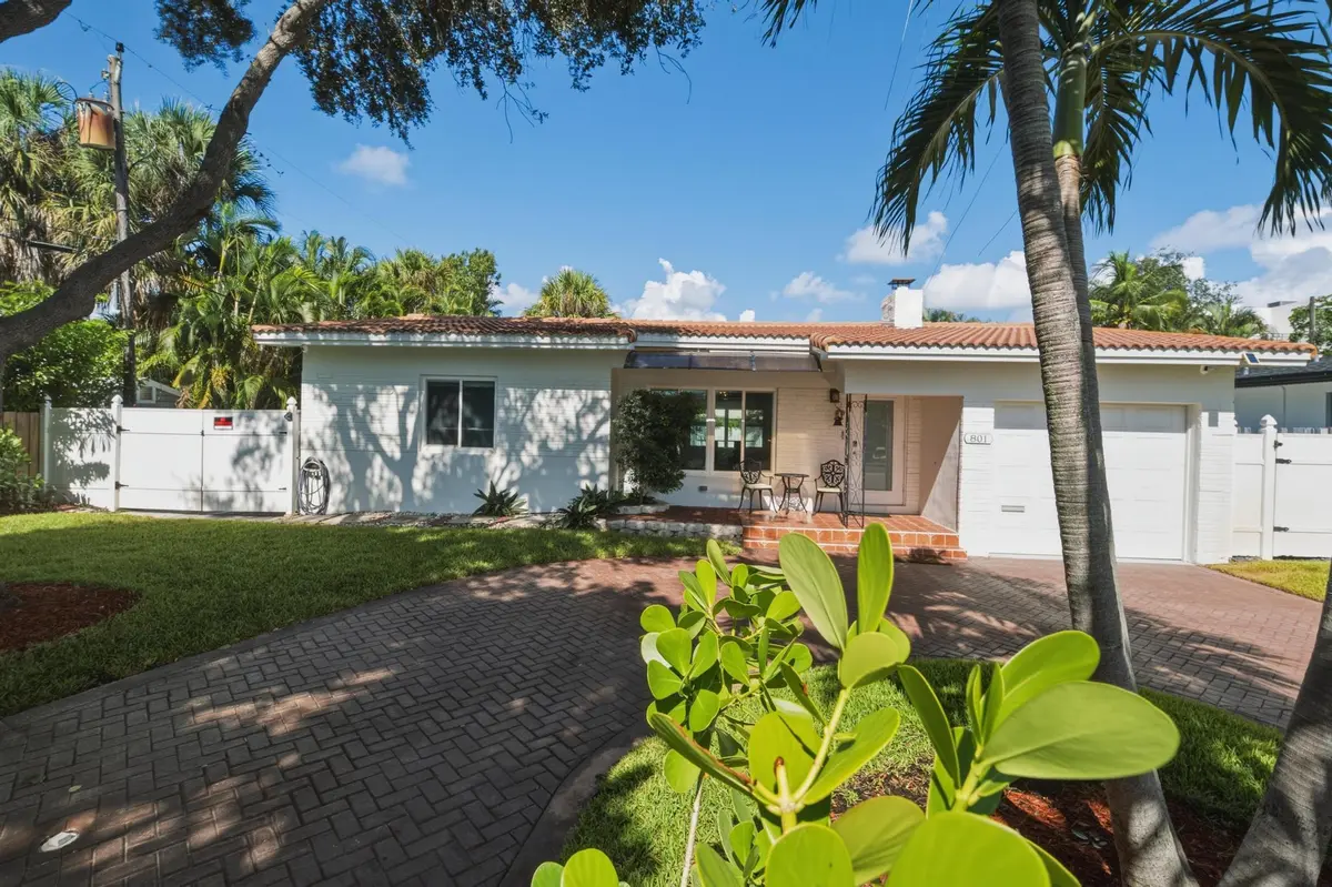 DSC06299-2 at 801 NE 19th Terrace, Fort Lauderdale