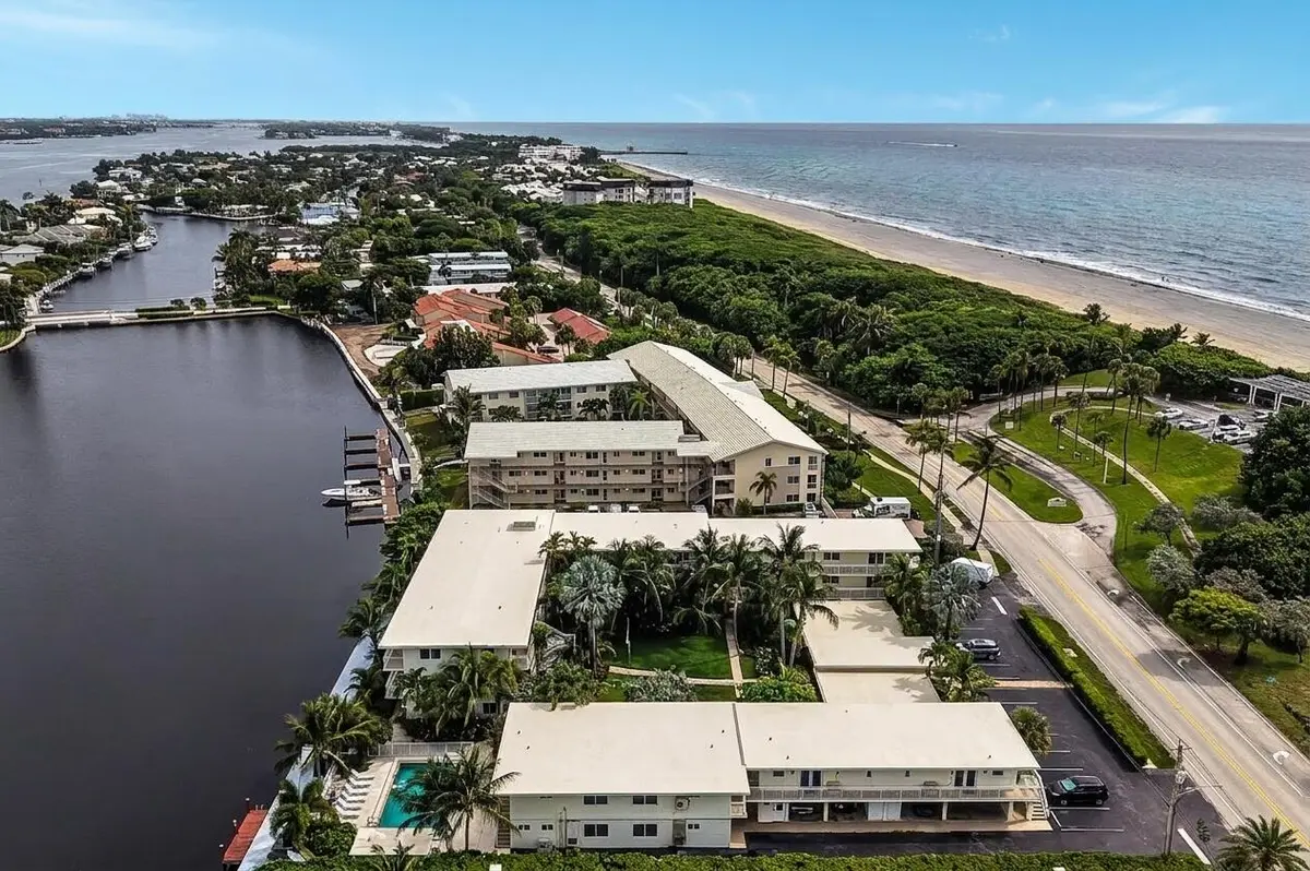 Ocean Park Manor at 6520 N Ocean Boulevard 6, Ocean Ridge