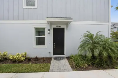 16381 Mirabell Mnr Lane, Westlake – Townhouse for sale