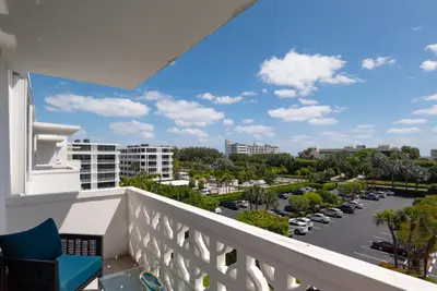 2840 S Ocean Boulevard Unit 517, Palm Beach – Apartment for rent