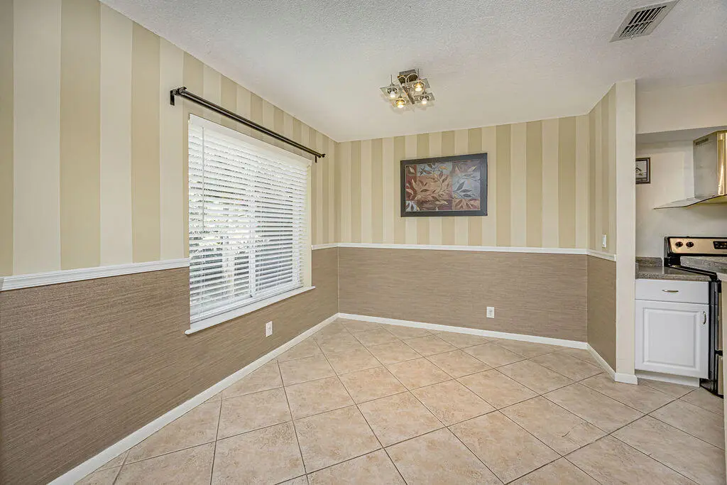 0004_3768 at 815 W BOYNTON BEACH Boulevard 1-203, Boynton Beach