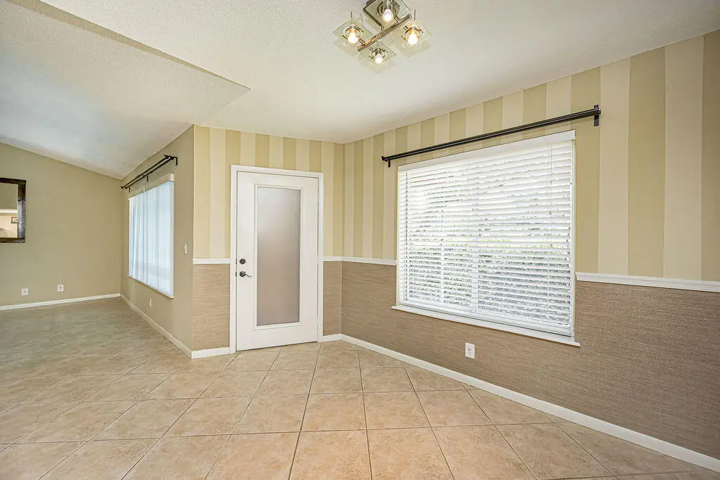 0005_3778 at 815 W BOYNTON BEACH Boulevard 1-203, Boynton Beach
