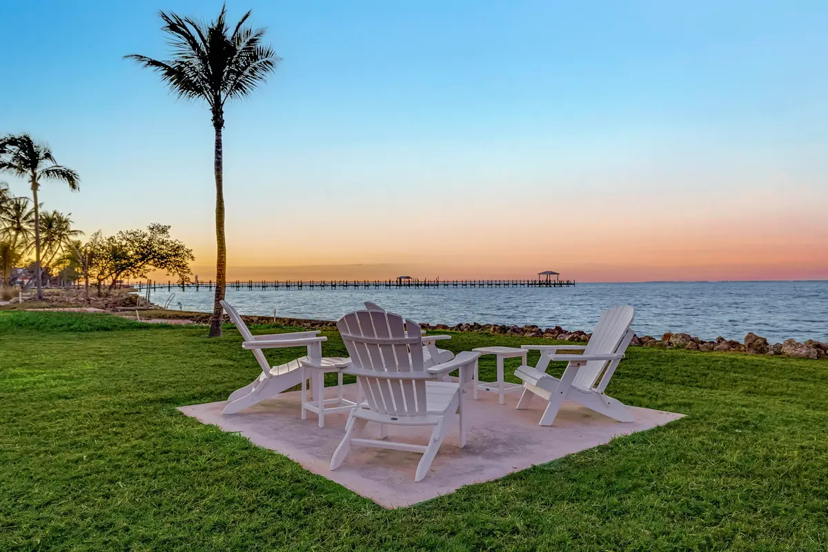 Water Seating Sunset at 8241 MAIN Street, Bokeelia