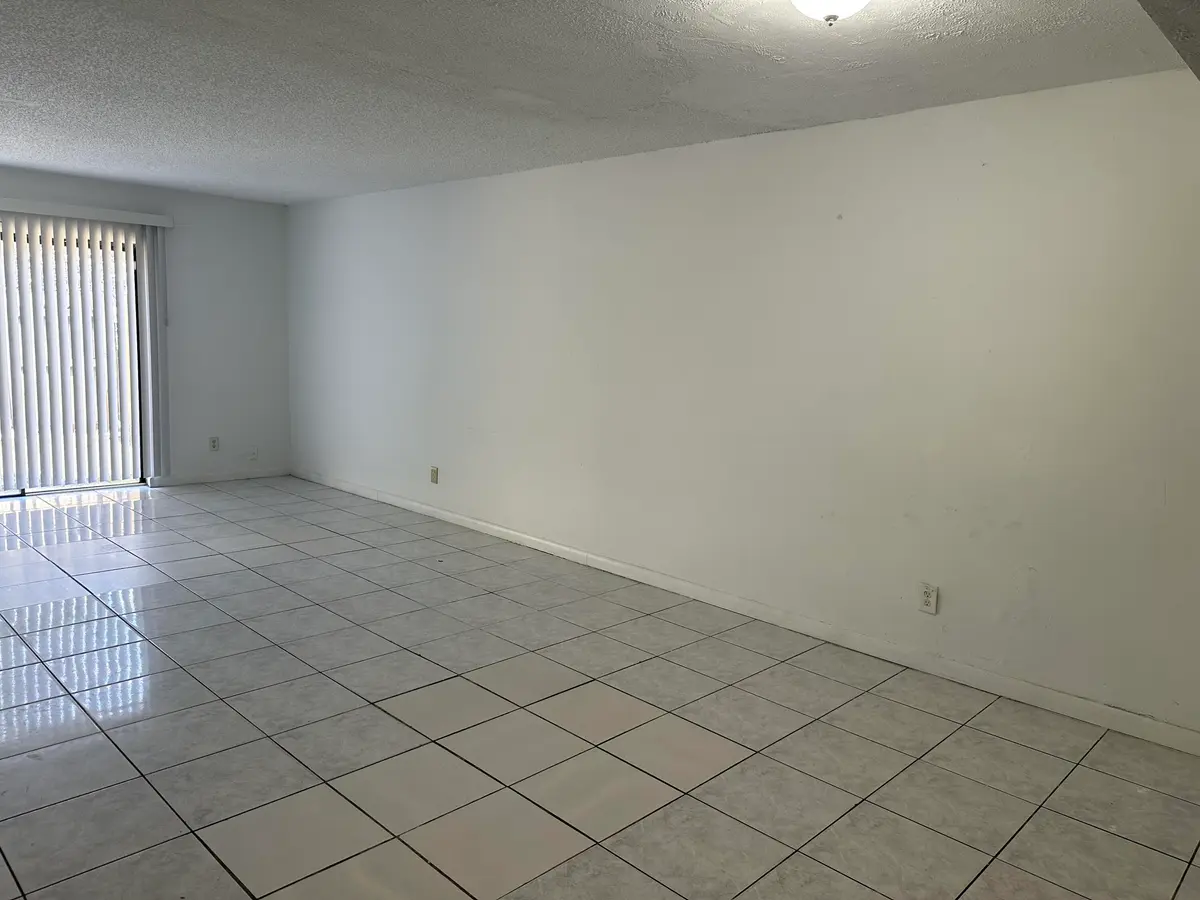 931 6 at 931 SW 20TH Court, Delray Beach