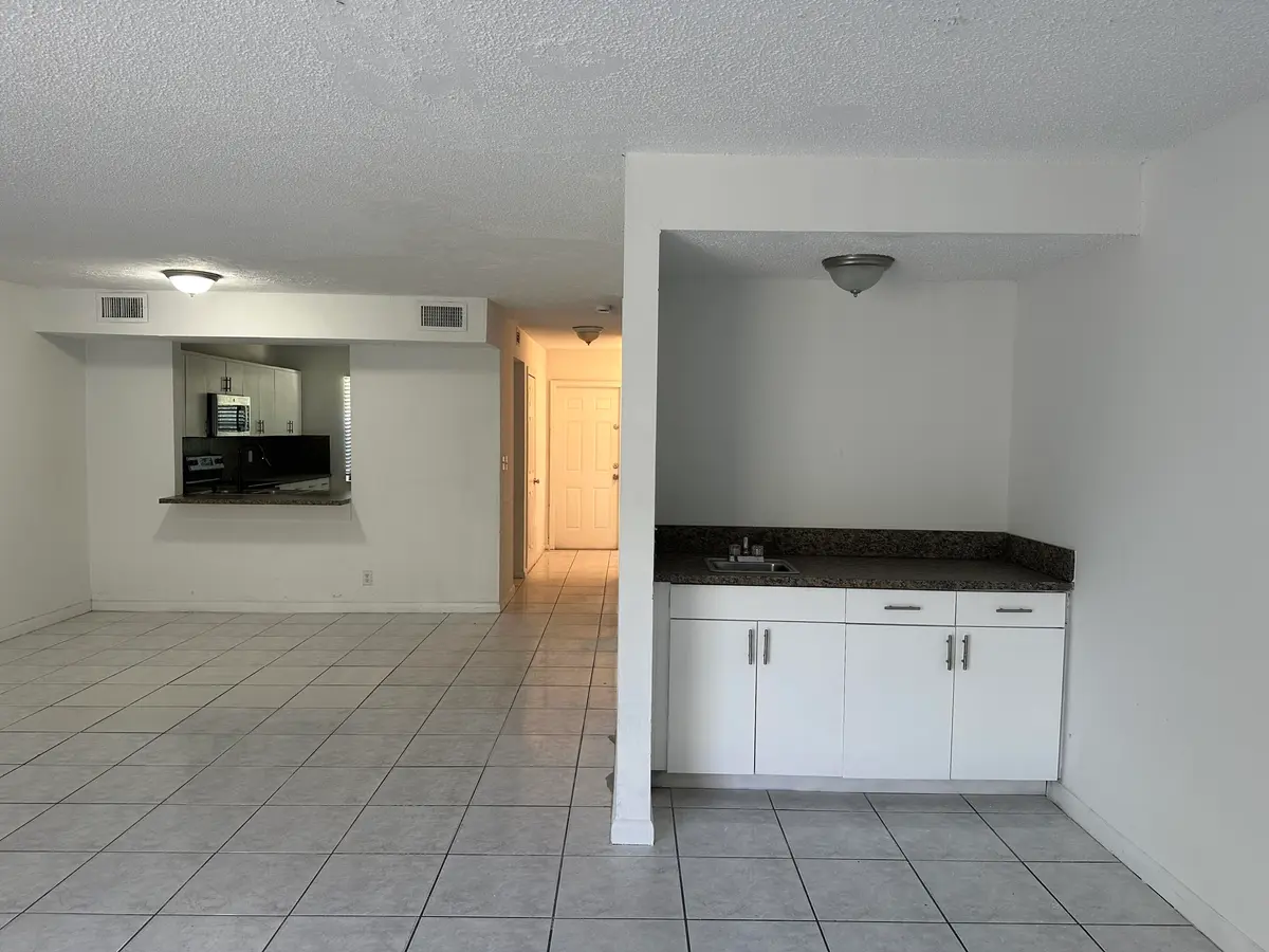 931 7 at 931 SW 20TH Court, Delray Beach