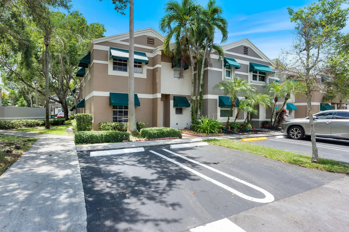 DSC07010 at 12360 SW 52ND Court, Cooper City