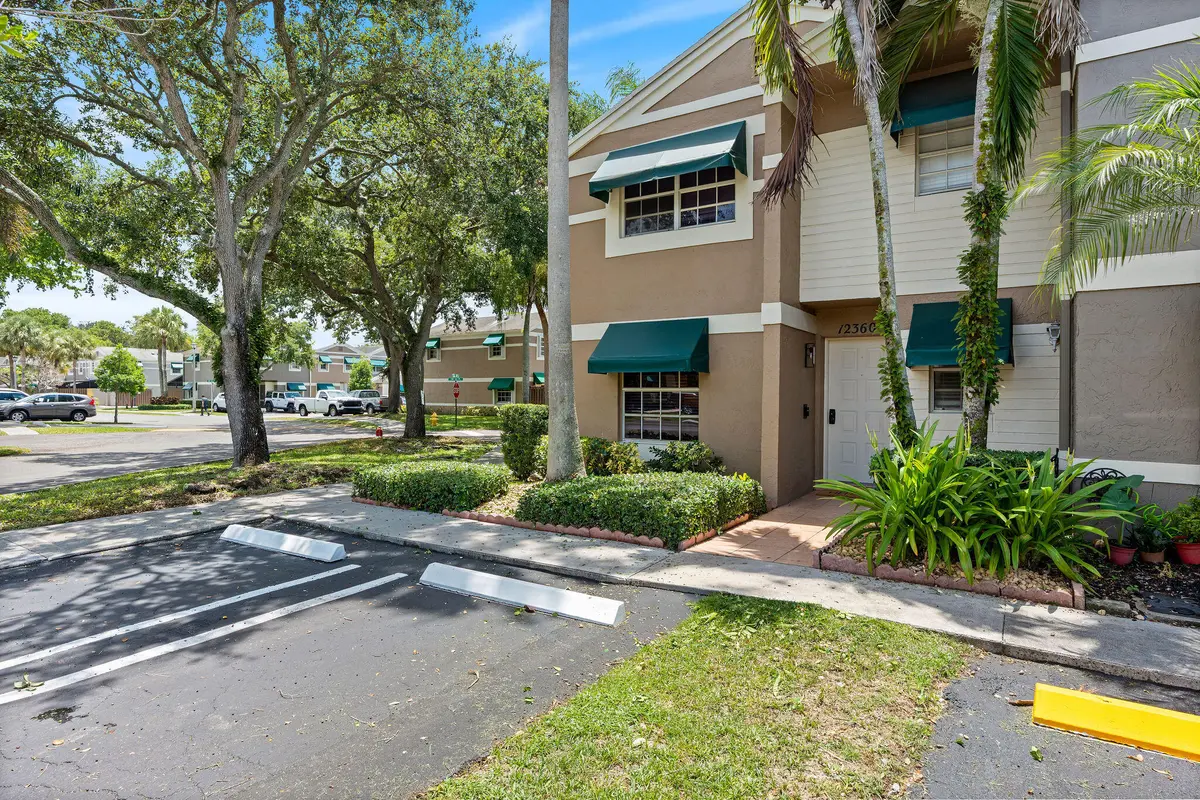 DSC07015 at 12360 SW 52ND Court, Cooper City