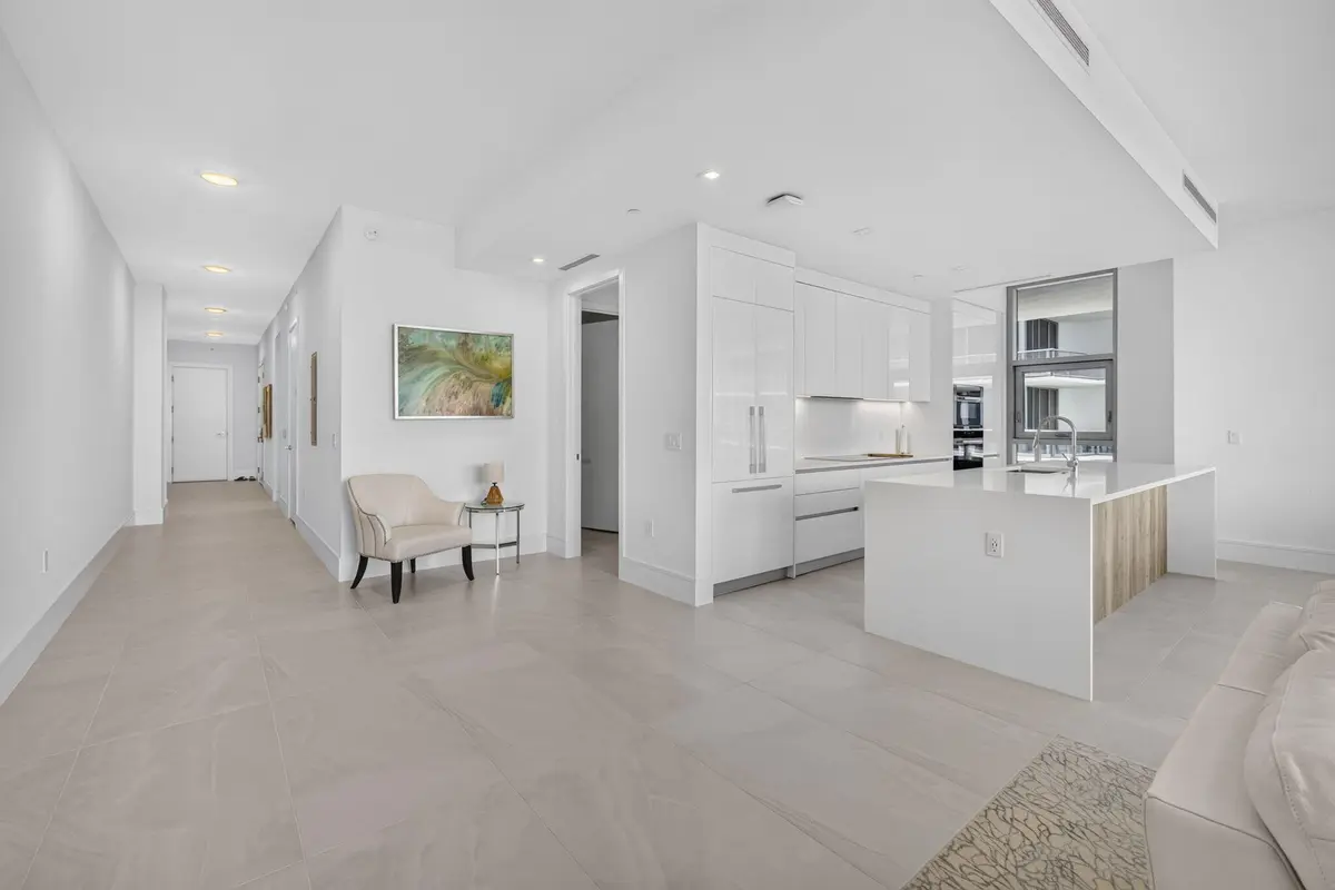15-web-or-mls-5D1A9086 at 220 Lake Shore Drive 1702, Lake Park