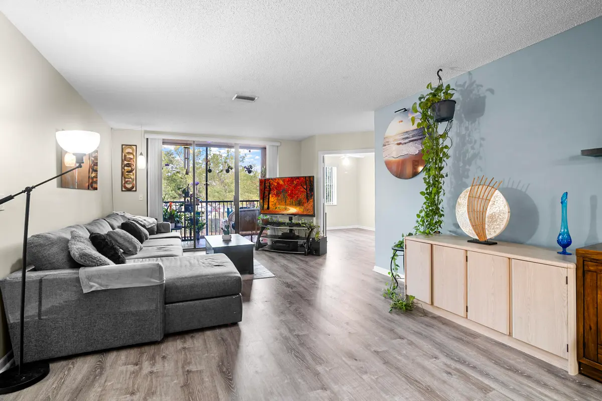 10_Livingroom at 4161 Coral Tree Circle 261, Coconut Creek