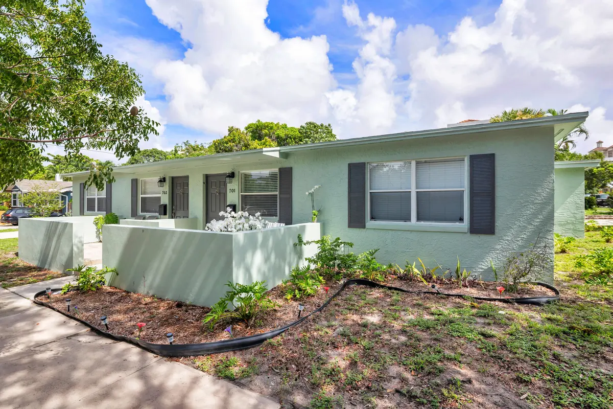 low-3 at 701 New Jersey Street, West Palm Beach