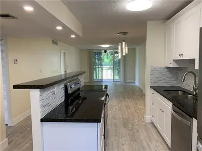 250 JACARANDA Drive 203, Plantation – Condominium for rent