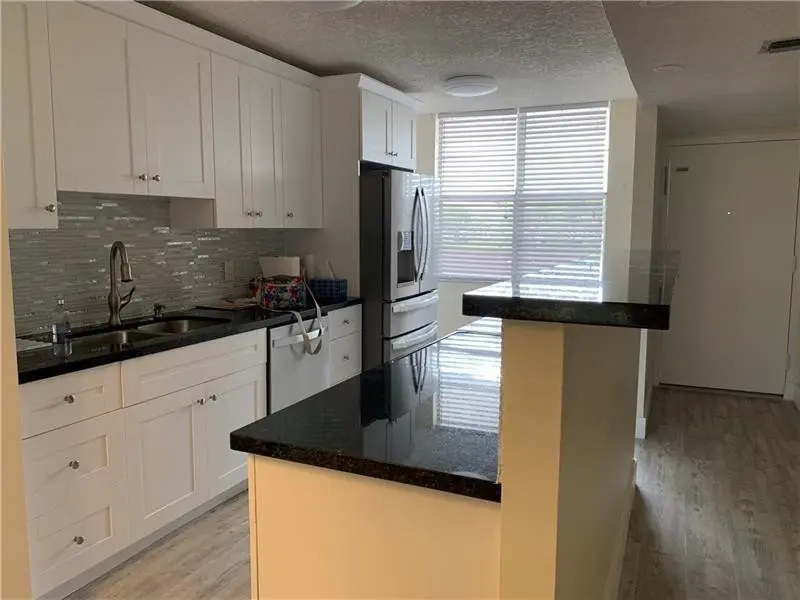 Photo 4 at 250 JACARANDA Drive 203, Plantation
