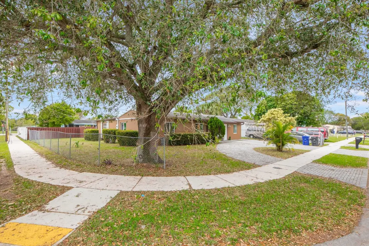 Plenty parking spots at 6500 SW 16th Court, North Lauderdale