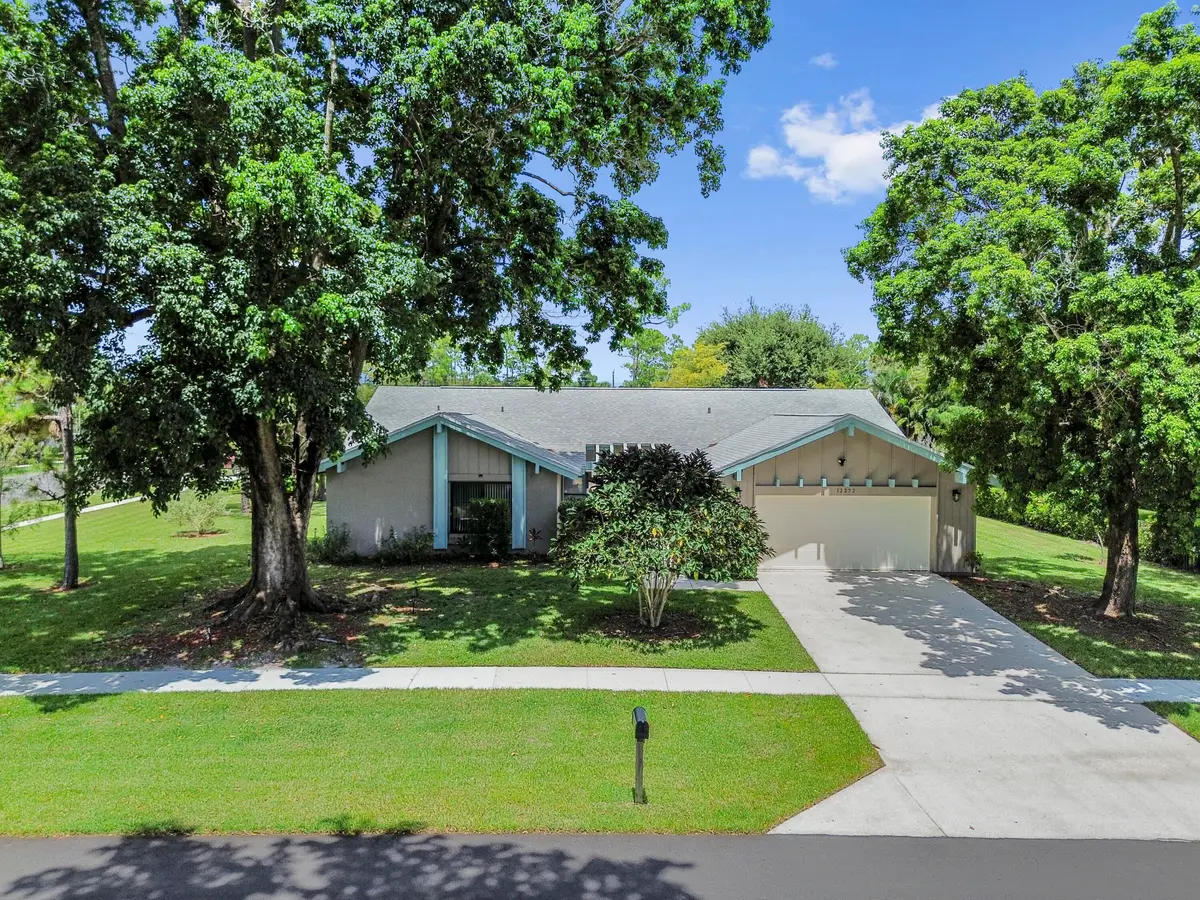 37 drone 01 at 12373 Sawgrass Court, Wellington