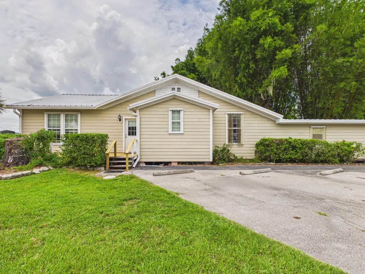 CAM03600G0-PR0101-STILL003 at 311 NE 2ND Street, Okeechobee