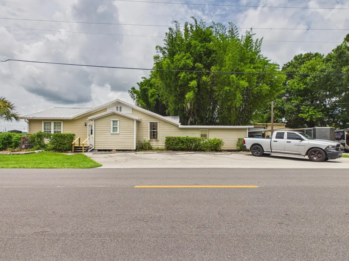 CAM03600G0-PR0101-STILL005 at 311 NE 2ND Street, Okeechobee