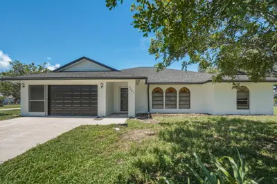 2661 SE OSAGE Avenue, Port St. Lucie – Single Family Residence for sale