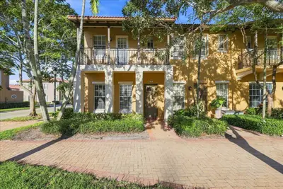 701 SW 147TH Avenue, Pembroke Pines – Townhouse for rent