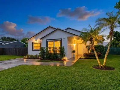 1240 Grandview Circle, Royal Palm Beach – Single Family Residence for sale