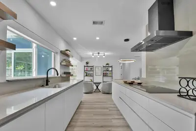 803 BLUEBIRD Drive, Delray Beach – Single Family Residence for sale