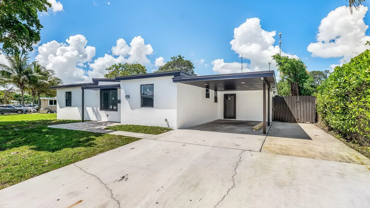 21-web-or-mls-DSC09879 at 118 NEWTON Road, West Park
