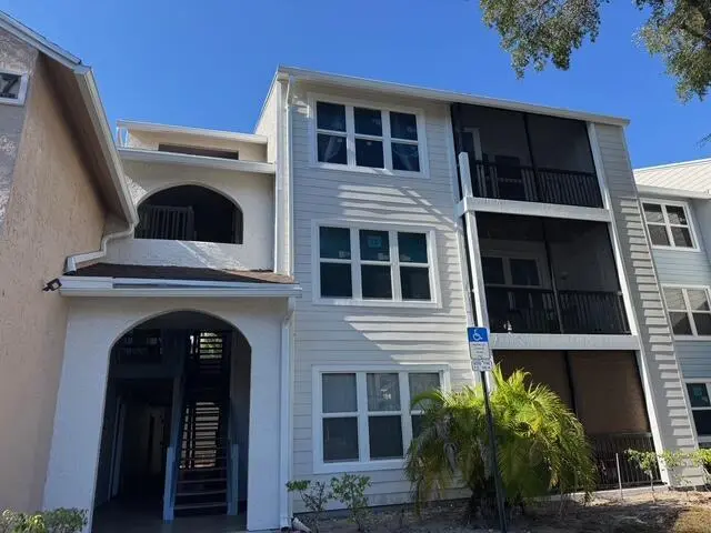 Front at 2307 N CONGRESS Avenue 17, Boynton Beach
