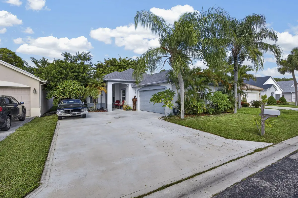 3-web-or-mls-BS1A7540 at 1480 Lake Breeze Drive, Wellington