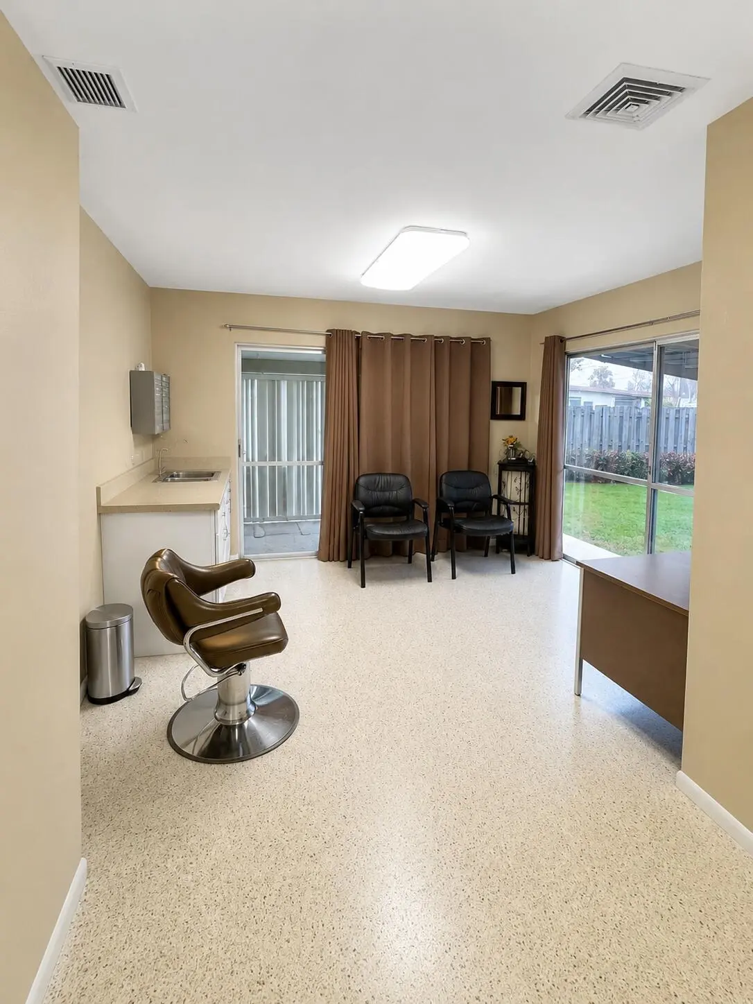 Exam Room at 761 E PRIMA VISTA Boulevard, Port St. Lucie