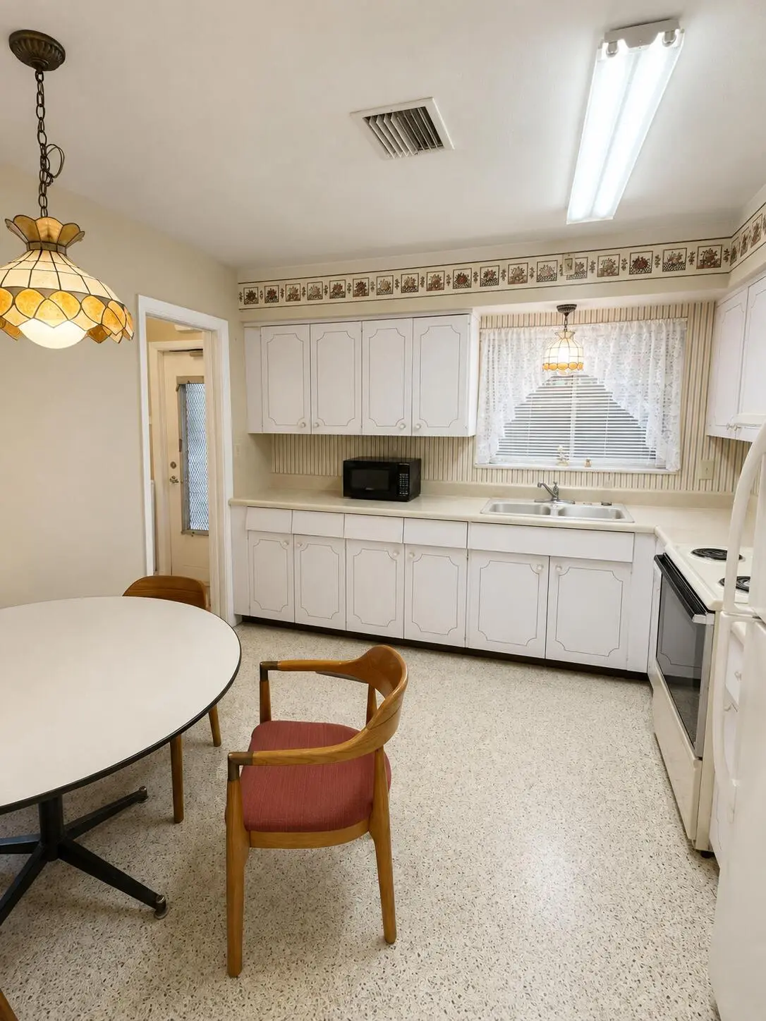 Kitchen angle at 761 E PRIMA VISTA Boulevard, Port St. Lucie
