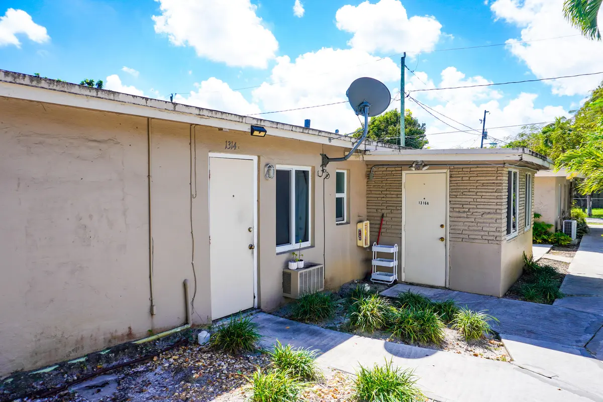RM109935 at 1314 S 20TH Avenue, Hollywood