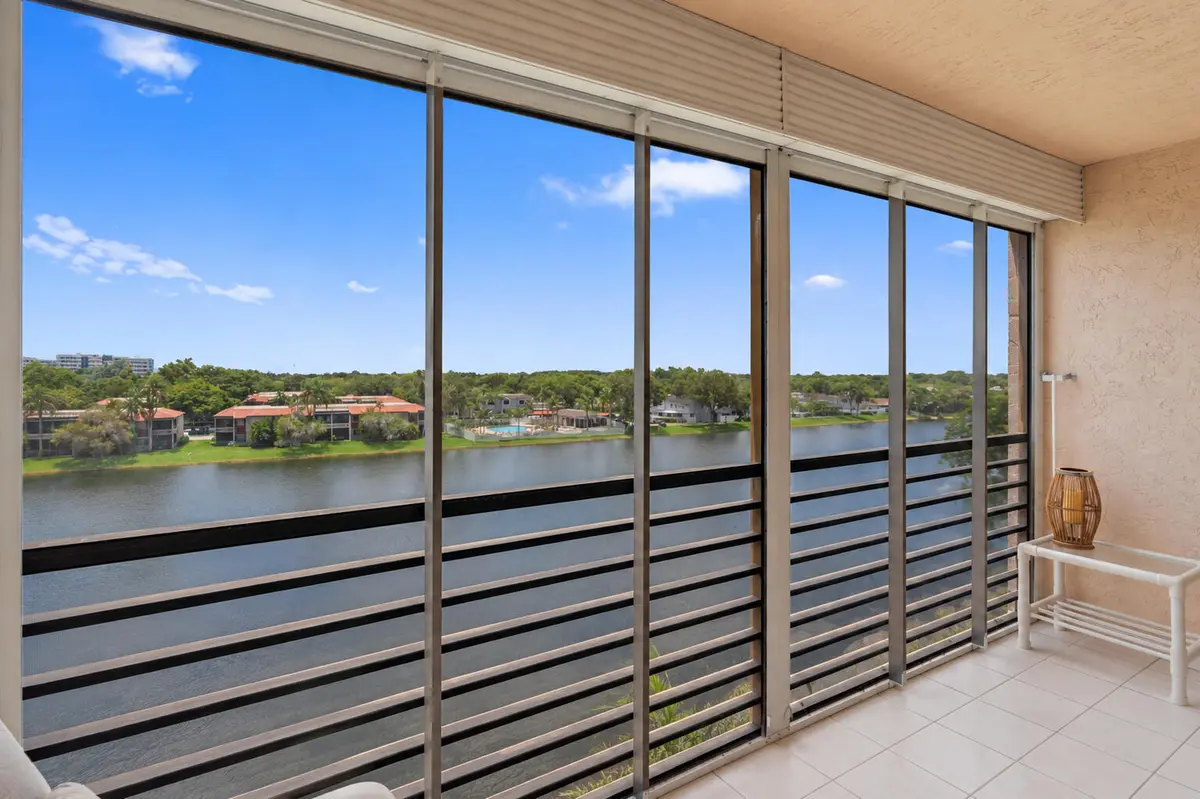 DSC06095 at 900 COLONY POINT Circle 511, Pembroke Pines