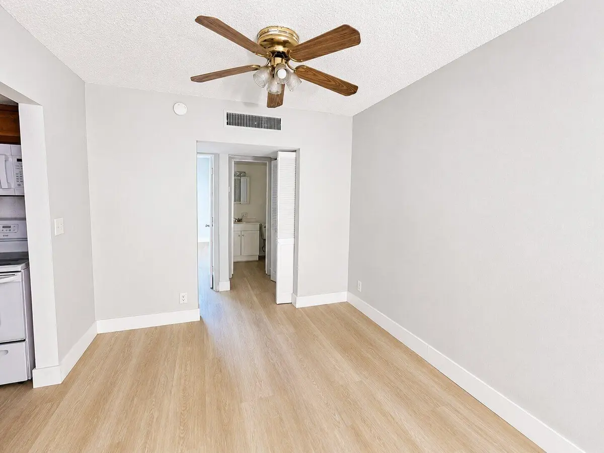 FI2933~1 at 2201 NE 36TH Street 102, Lighthouse Point