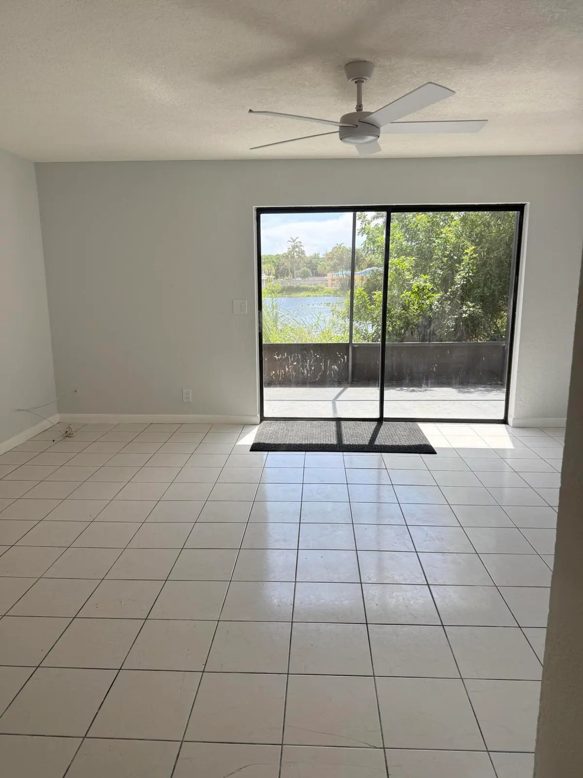 Living at 3830 DAVIS Road, Palm Springs