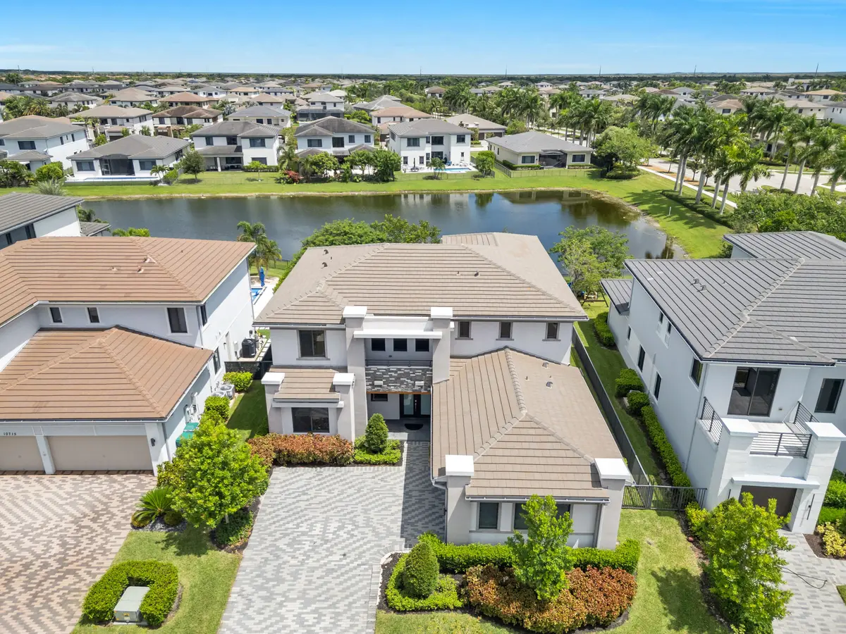 #4 Front at 10675 Coral Street, Parkland