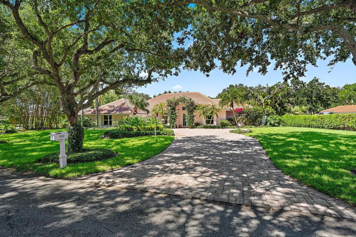 18504 SE Heritage Oaks Lane at 18504 SE Heritage Oaks Lane, Jupiter