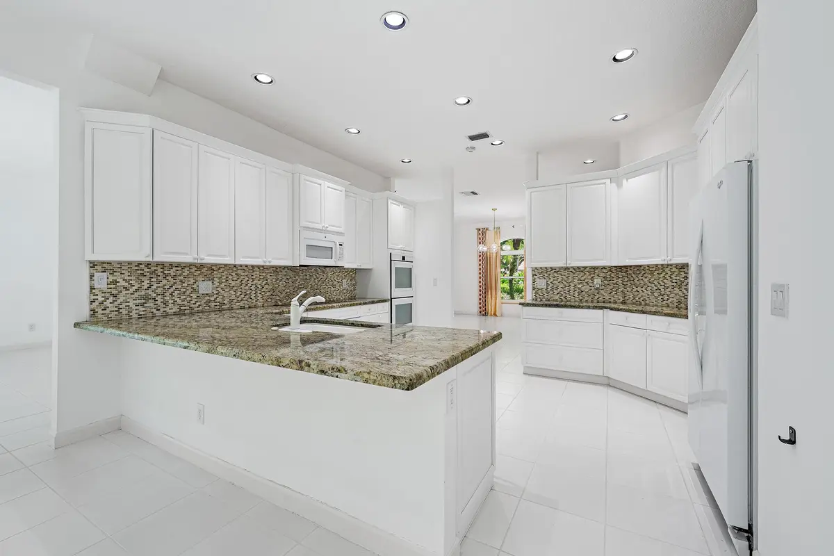 Kitchen at 18504 SE Heritage Oaks Lane, Jupiter