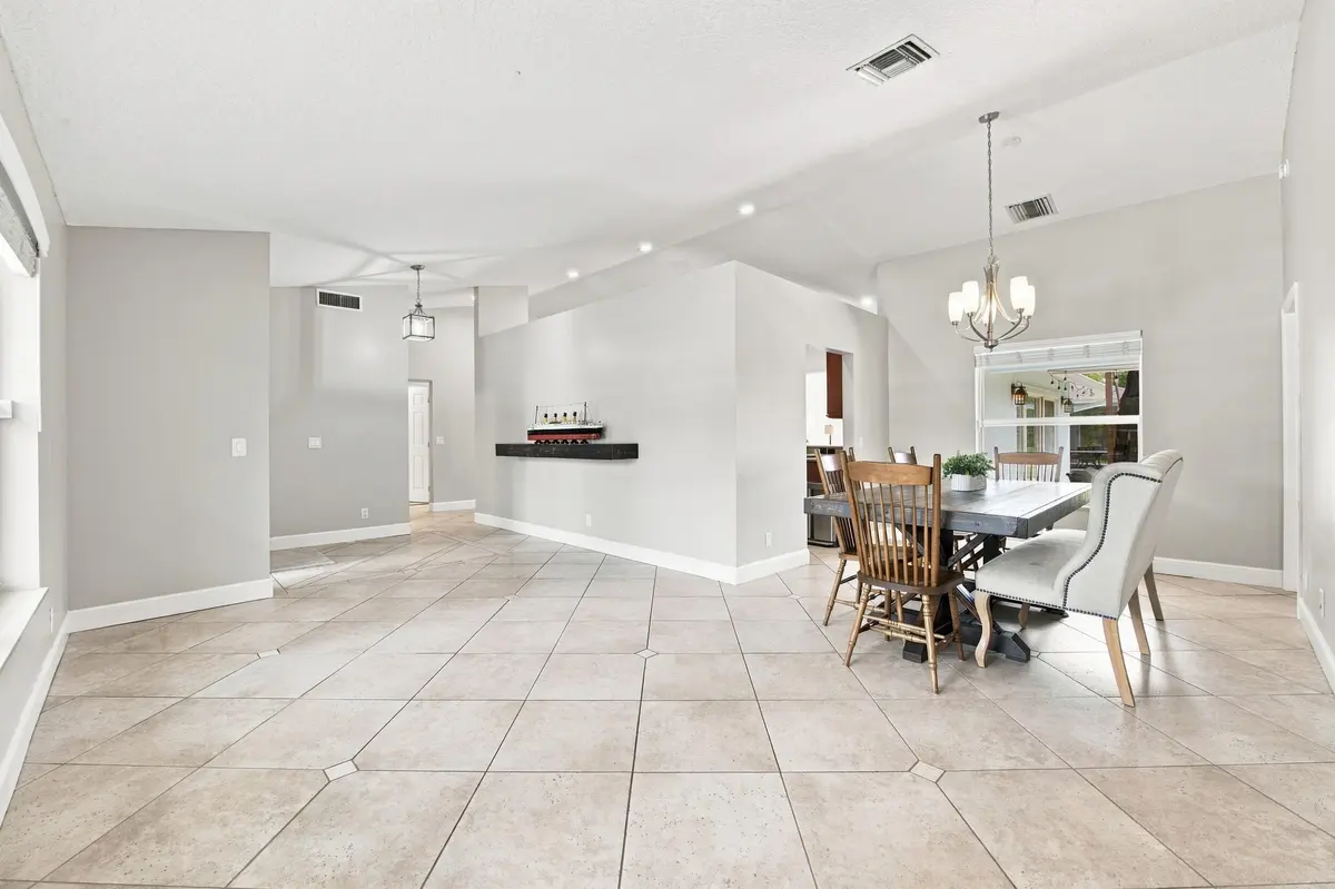 Dining at 16644 122nd Drive, Jupiter