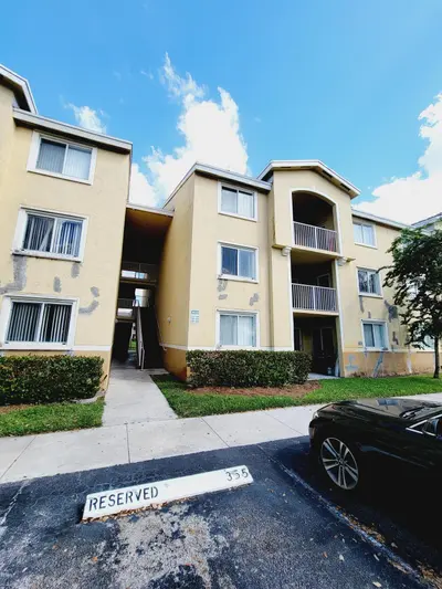 2640 S University Drive 222, Davie – Condominium for rent